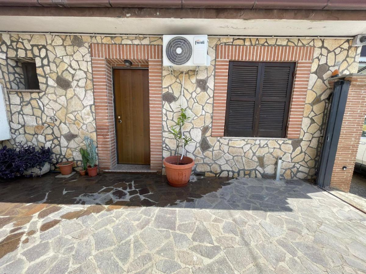 Апартаменти Ground Floor Studio - Monolocale Max 2 Ospiti - Fiumicino Aeroporto E Fiera - Self Check-In Екстер'єр фото