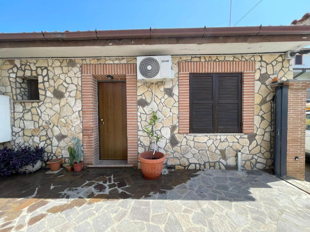 Апартаменти Ground Floor Studio - Monolocale Max 2 Ospiti - Fiumicino Aeroporto E Fiera - Self Check-In Екстер'єр фото
